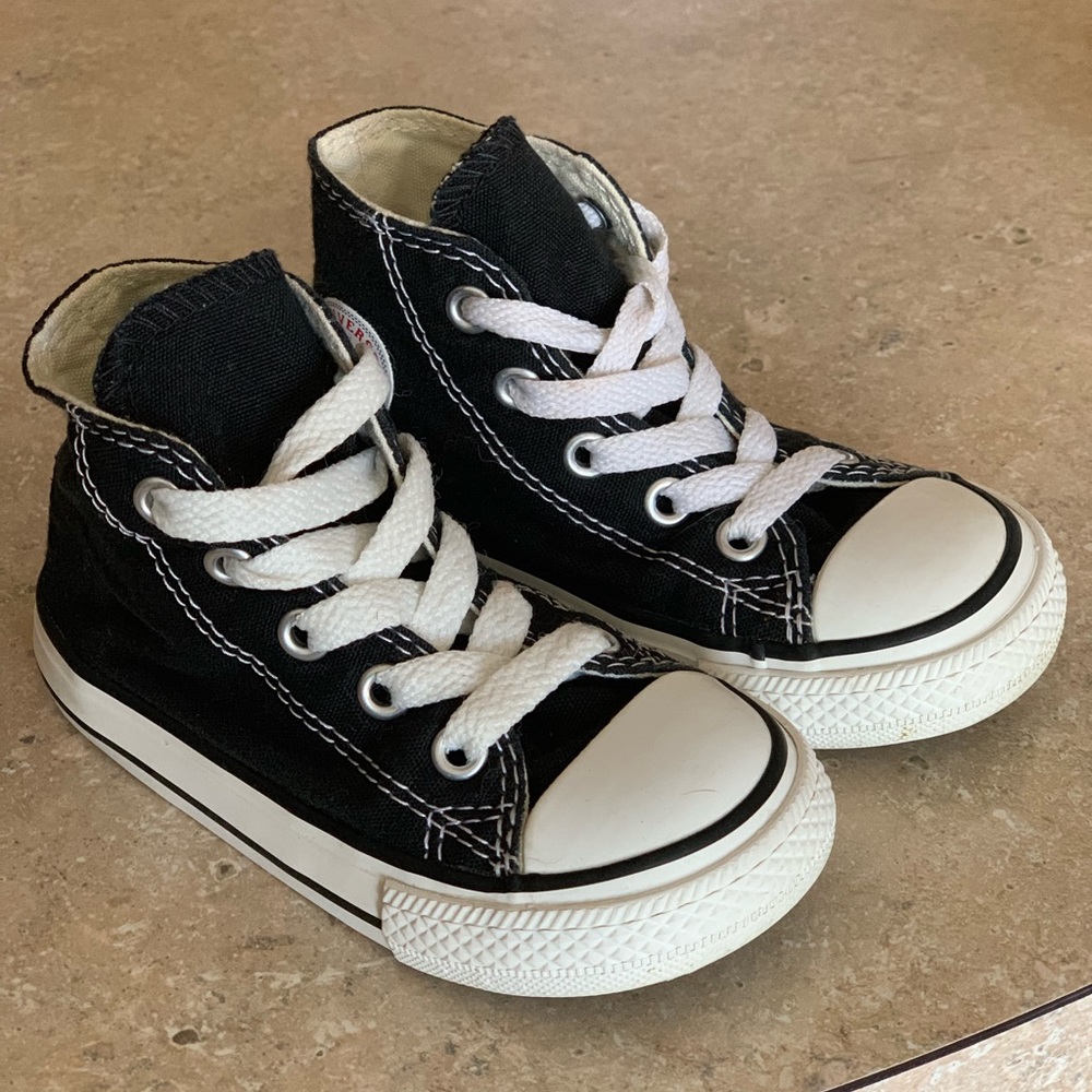 Toddler size 6c converse